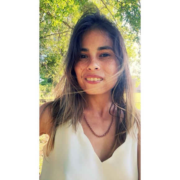 Meet your Posher, Stephanie - Picture 2 of 12